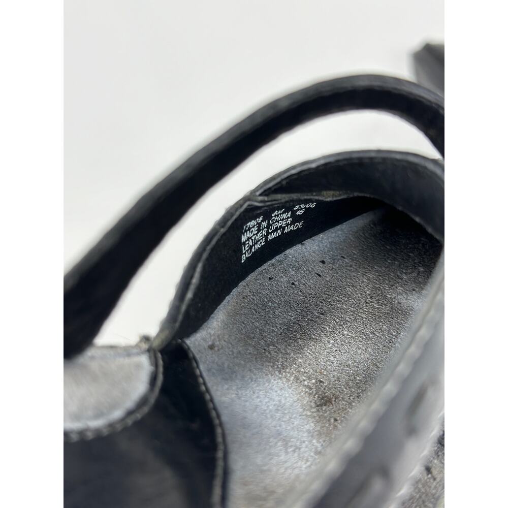 Clarks Artisan Collection Black Leather Closed Toe Mules Slides Heels Size 6 M - Picture 8 of 8